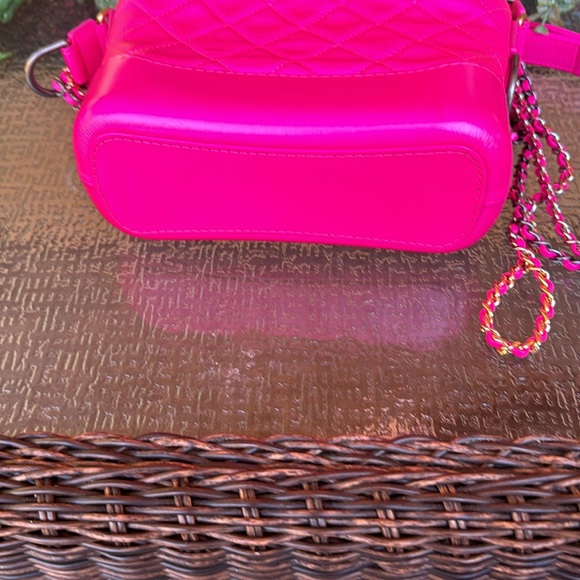 CHANEL Pink Quilted Crossbody Bag - Picture 3 of 4